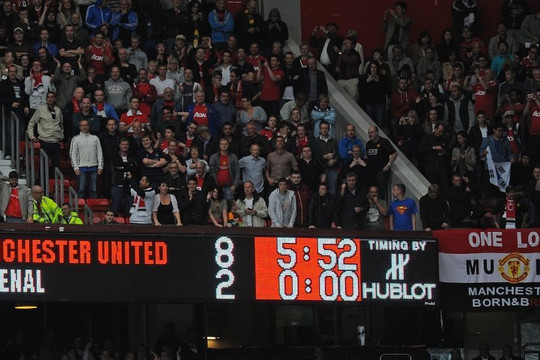 Arsenal thua Manchester United 2-8 trước khi chiêu mộ Mikel Arteta