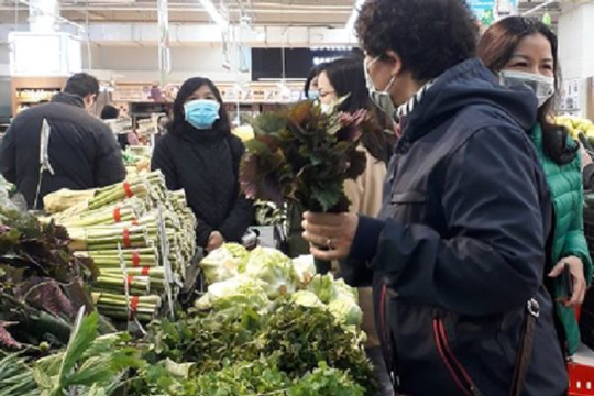 Hà Nội: Giá rau xanh tăng mạnh ngày mùng 2 Tết

