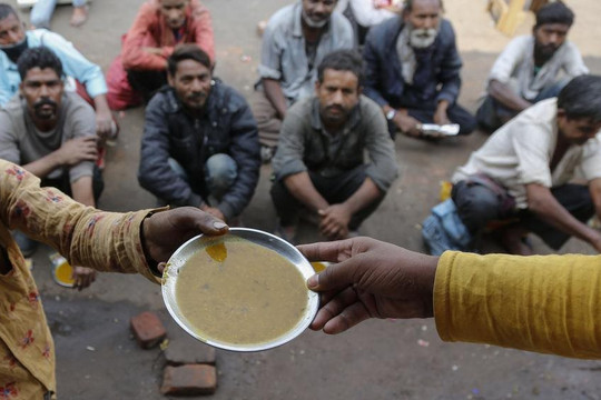 FAO: Khủng hoảng lương thực, giá cả tăng cao khiến nhiều người rơi vào cảnh nghèo đói