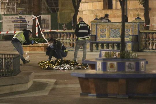 Tây Ban Nha: Nghi can khủng bố dùng rựa chém linh mục và người trông coi nhà thờ