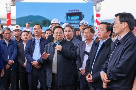 Thủ tướng đôn đốc các dự án giao thông đường sắt và đường bộ tại Nam Trung bộ