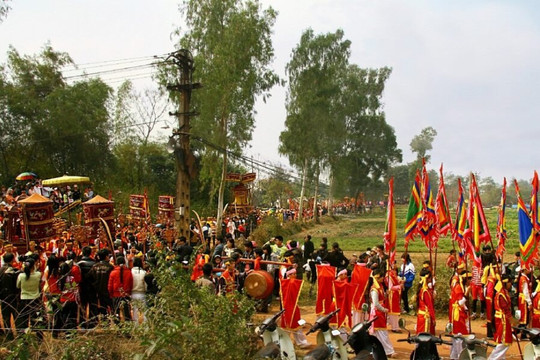 Đón bằng công nhận Lễ hội Cổ Loa là Di sản văn hóa phi vật thể quốc gia