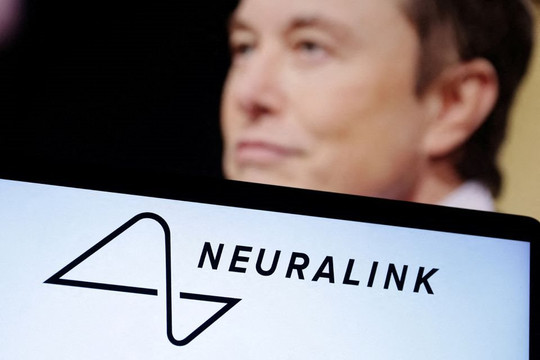 Công ty Neuralink của Elon Musk bị tố vận chuyển mầm bệnh bất hợp pháp