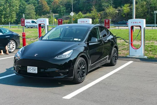 Khách hàng hé lộ những tính năng tốt nhất và điều tệ nhất của ô tô điện Tesla 