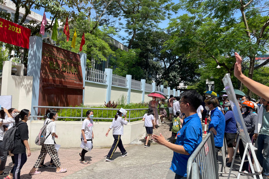 Nhiều phụ huynh muốn bỏ môn thi thứ 4 vào lớp 10 tại Hà Nội