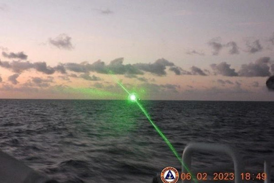 Philippines cáo buộc Trung Quốc dùng laser quân sự trên Biển Đông