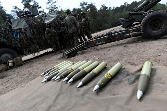 NATO lo ngại về dự trữ đạn dược
