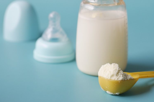 Hầu hết lợi ích của sữa công thức cho trẻ em không được khoa học chứng minh