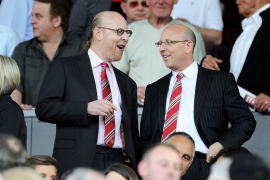 Nhà Glazer phản ứng với giá hỏi mua Man United của tỷ phú Qatar và Sir Jim Ratcliffe