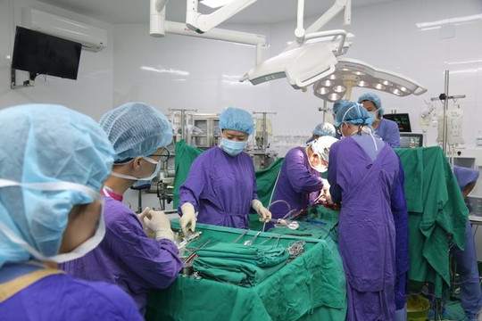 Tin vui ngành y: 2 bệnh viện tuyến đầu nỗ lực ghép tạng xuyên Việt cứu sống nhiều bệnh nhân