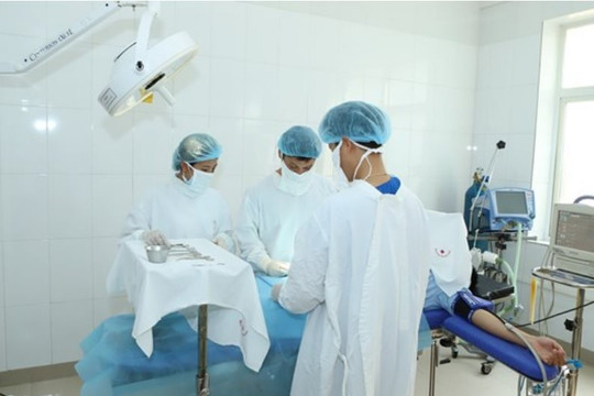 Bệnh viện Việt Đức hạn chế mổ nếu không phải trường hợp bệnh nhân cấp cứu