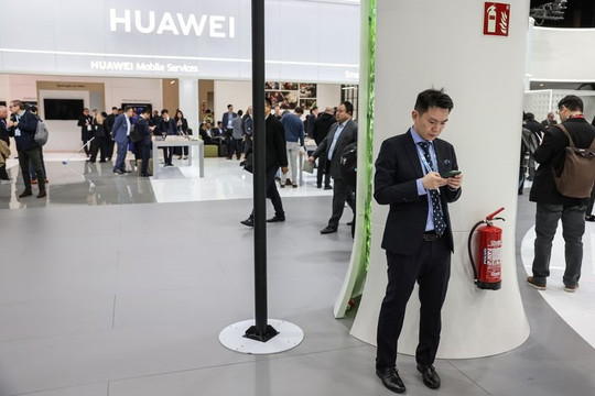 Huawei phô trương thanh thế ở MWC trước nguy cơ bị Mỹ trừng phạt nặng hơn
