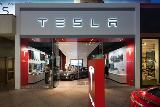Tesla giảm giá xe điện bán tại Mỹ