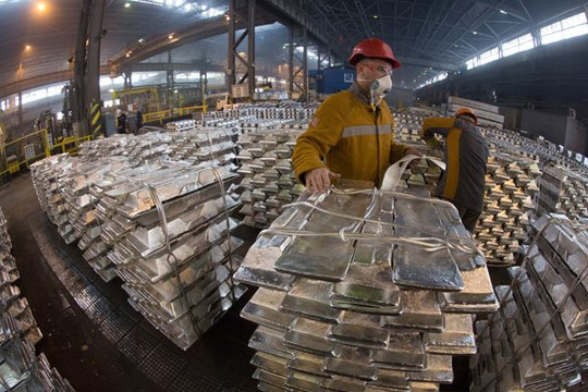 Nga có thể hạn chế xuất khẩu kim loại quan trọng để đáp trả sự trừng phạt