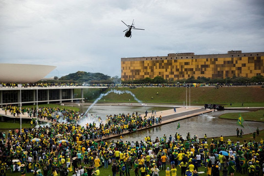 Tổng thống Brazil muốn kiểm soát chặt quân đội sau vụ bạo loạn 'hậu bầu cử'