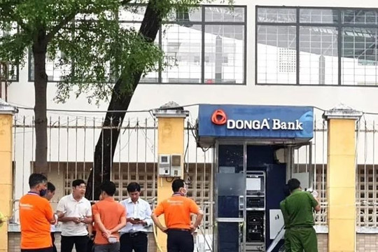 Đà Nẵng: Điều tra một cây ATM ở quận Hải Châu bị đập phá