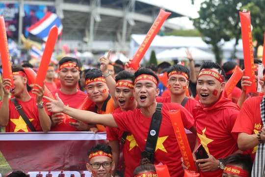 Bóng đá Việt Nam thua Thái Lan toàn diện khi V-League... nấc cục!