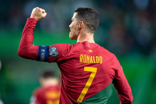 Mọi trận còn lại cho Bồ Đào Nha của Ronaldo đều quan trọng để giữ thành tích ghi bàn so với Messi