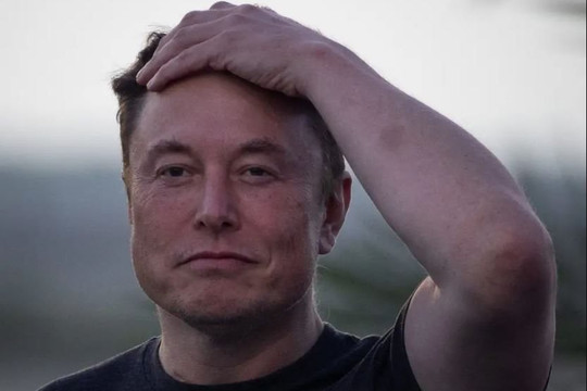 'Elon Musk thừa nhận giá trị Twitter hiện giảm hơn một nửa lúc trả 44 tỉ USD mua công ty'