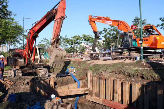 TP.HCM: Hoàn thành công tác khắc phục sự cố bể ống cấp nước D1500 trên đường Phạm Văn Đồng