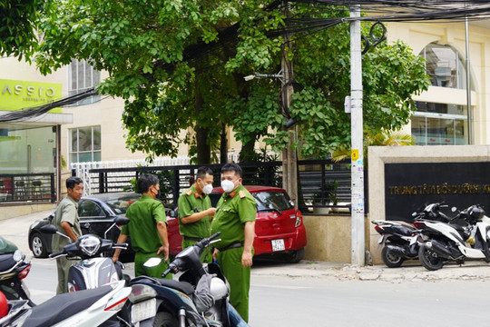 TP.HCM: Cảnh sát phong tỏa, kiểm tra Công ty tài chính Home Credit