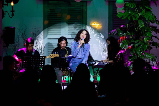 Gặp gỡ Hoàng Trang - cô gái hát nhạc Trịnh được khán giả yêu mến
