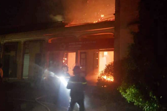 Nghệ An: Cháy phòng một cửa UBND xã, nhiều tài liệu bị thiêu rụi