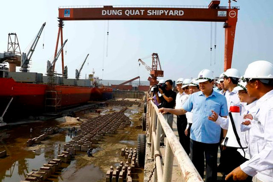 Phó thủ tướng chỉ đạo nóng sau khi làm việc tại Công ty tàu thủy Dung Quất