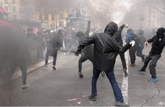 Bạo lực lại nổ ra tại Pháp vì cải cách hưu trí