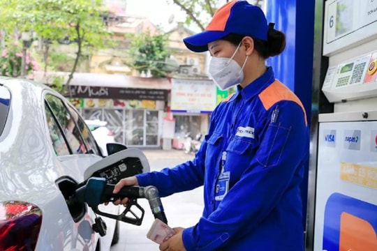 Ngày mai giá xăng trong nước sẽ tăng mạnh?