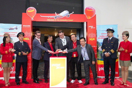 Vietjet chào đón hành khách trên chuyến bay thẳng đầu tiên giữa Melbourne, Sydney với Việt Nam