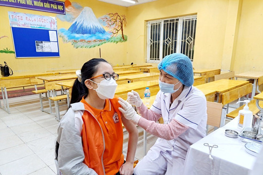 Dịch bệnh COVID-19 gia tăng, Hà Nội khuyến cáo người dân tiêm vắc xin nhắc lại
