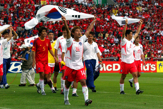 Bóng đá Nhật Bản, Hàn Quốc, Thái Lan đã bước lên một đẳng cấp mới