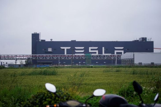 Công nhân nhà máy Tesla ở Thượng Hải kêu gọi Elon Musk giúp đỡ vì bị cắt tiền thưởng thành tích