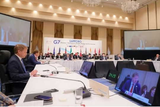 G7 cam kết loại bỏ nhiên liệu hóa thạch sớm, nhưng không đưa thời hạn