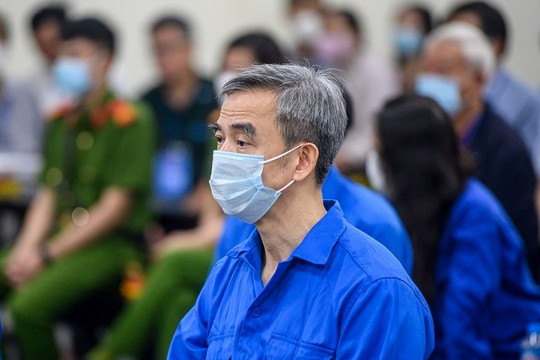 Cựu Giám đốc Bệnh viện Tim Hà Nội bị đề nghị án 4 - 5 năm tù