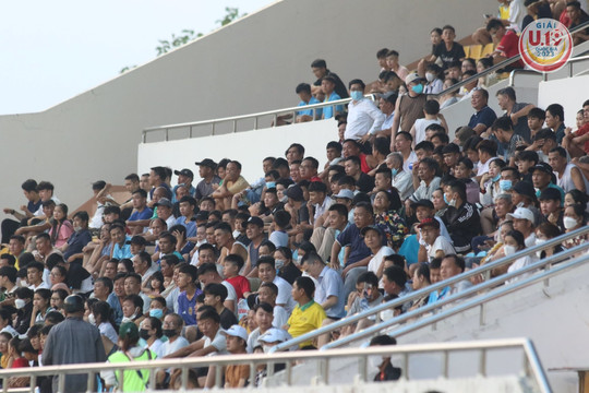 Bất ngờ với đội U.19 Tây Ninh và sự hâm mộ của khán giả chủ nhà