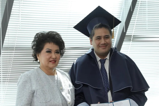 NSƯT Bùi Công Duy được phong tặng Giáo sư danh dự tại Kazakhstan