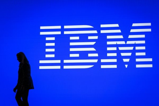 IBM cân nhắc ngừng tuyển con người cho công việc có thể thay thế bằng AI