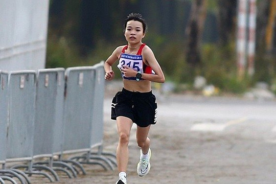 SEA Games 32: Marathon Việt Nam 'rơi' huy chương vàng đầy tiếc nuối