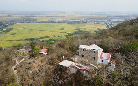 Khám phá căn biệt thự bỏ hoang của vị bác sĩ người Pháp tại An Giang