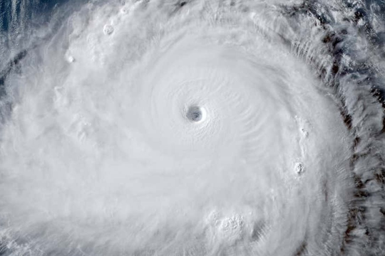 Siêu bão Mawar đang tiến sát hòn đảo lớn và đông dân nhất Philippines