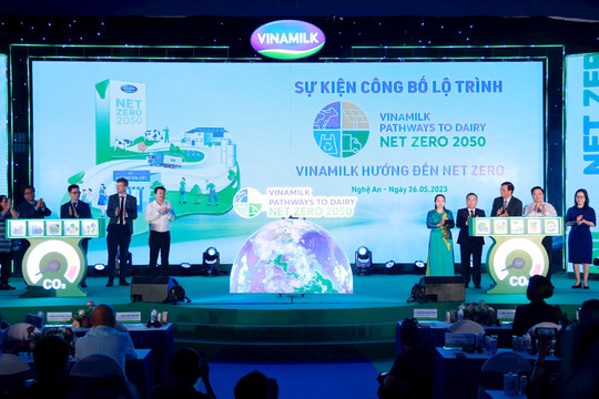 Vinamilk công bố lộ trình tới Net Zero 2050 và nhà máy, trang trại đạt trung hòa Carbon đầu tiên