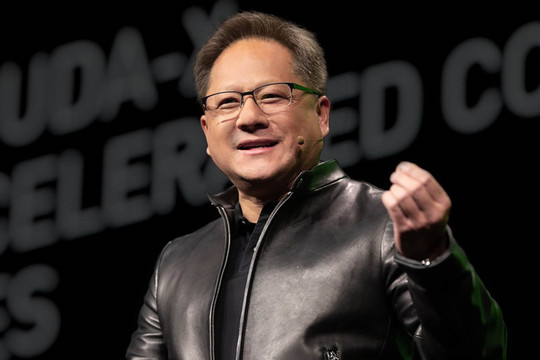 CEO Nvidia: Những người không có chuyên môn về AI sẽ bị bỏ lại phía sau