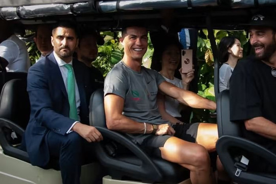 Lý do Ronaldo đến Singapore lần đầu sau đại dịch 