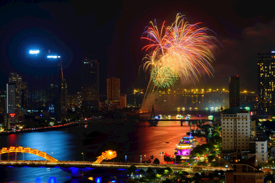 Khai mạc Lễ hội pháo hoa quốc tế Đà Nẵng