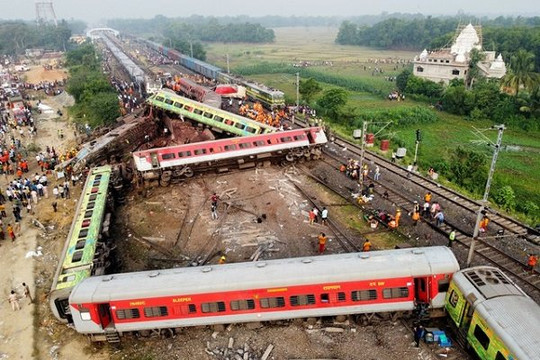 Việt Nam chia buồn với Ấn Độ về tai nạn đường sắt khiến nhiều người thương vong