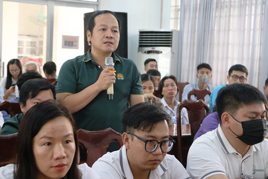 Phó chủ tịch UBND tỉnh An Giang đối thoại với công nhân lao động