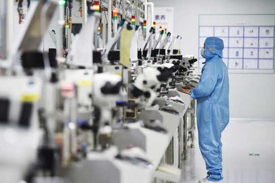 Mỹ và Nhật tăng cường sản xuất chip trong nước, doanh số thiết bị bán dẫn cho Trung Quốc giảm sâu 
