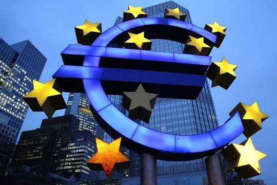 Khu vực đồng euro rơi vào suy thoái